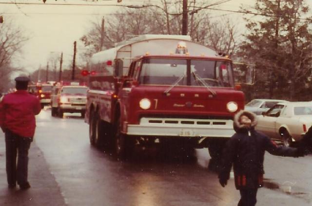 (3-15-7) 1969 Ford Water Tanker